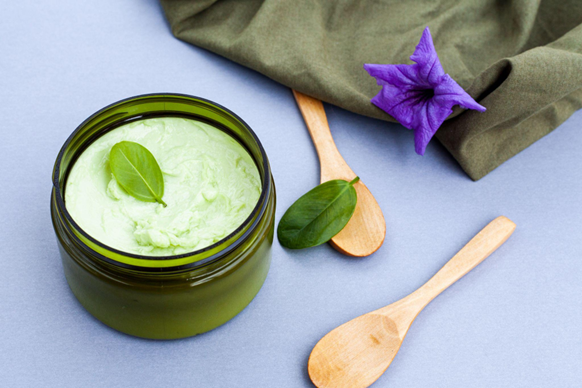 Face Moisturizer for Dry Skin and Anti-Aging Benefits